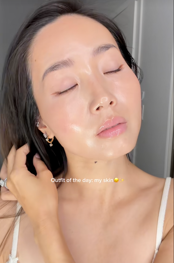 Gần 40 tuổi vẫn sở hữu l&agrave;n da đẹp đến ph&aacute;t hờn: Người phụ nữ n&agrave;y tập trung đắp một loại mặt nạ qua đ&ecirc;m, s&aacute;ng dậy mới gỡ bỏ- Ảnh 12.
