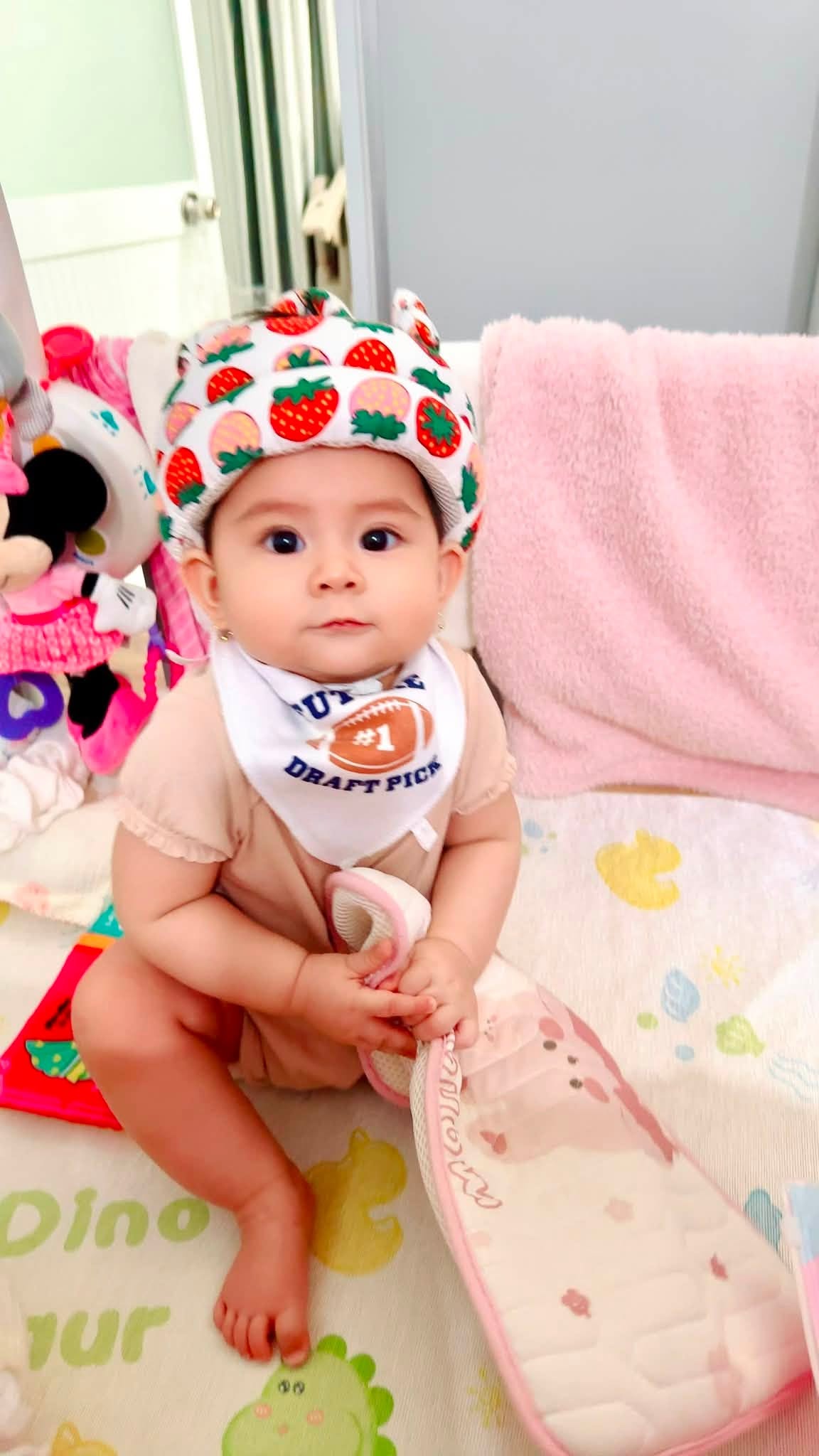 Nam diễn viên chuyên trị vai ác ròng rã tìm con suốt 9 năm, ái nữ 7 tháng tuổi xinh xắn giống bố như đúc - Ảnh 2.