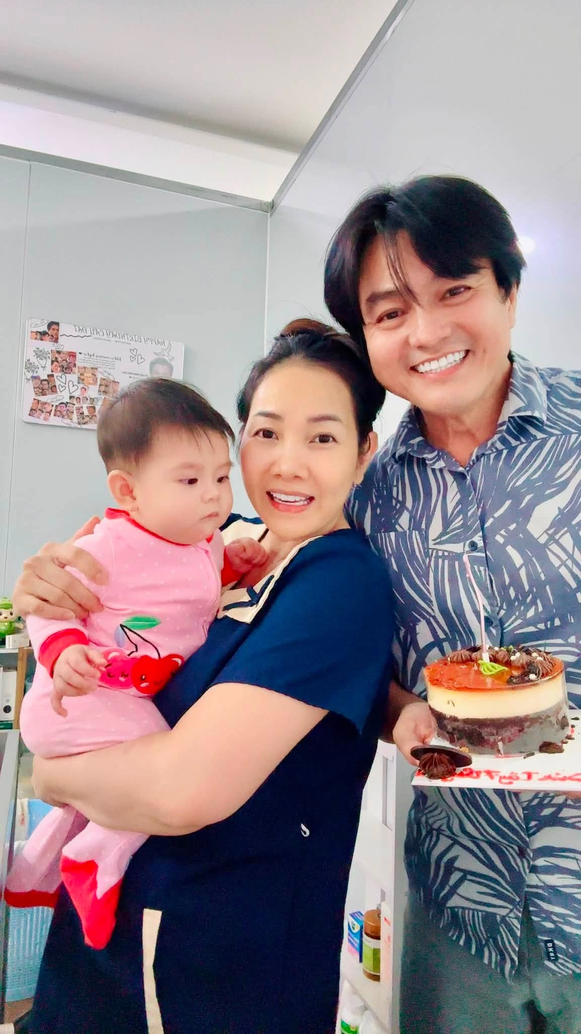 Nam diễn viên chuyên trị vai ác ròng rã tìm con suốt 9 năm, ái nữ 7 tháng tuổi xinh xắn giống bố như đúc - Ảnh 4.