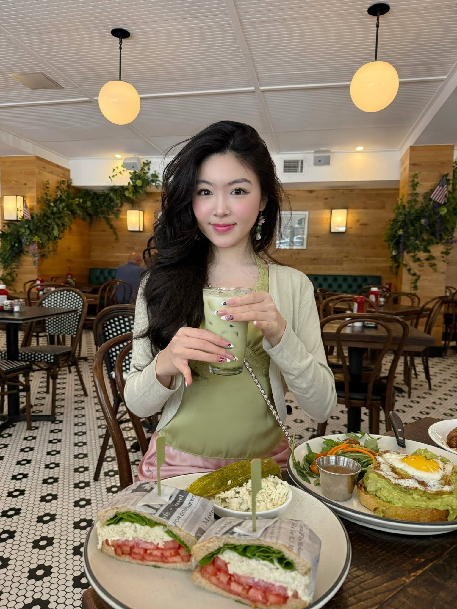 5 cặp chị em c&oacute; số l&agrave;m mỹ nh&acirc;n Vbiz: Xin thua đấy, kh&ocirc;ng biết ai đẹp hơn!- Ảnh 13.