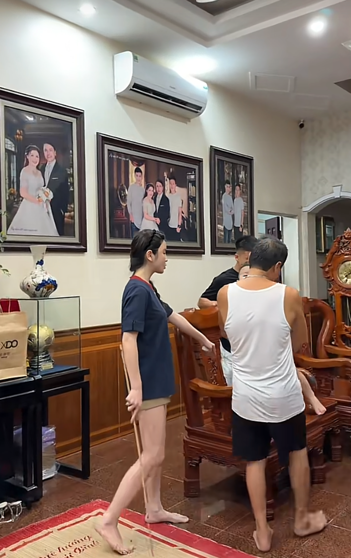 Vợ 1 cầu thủ nổi tiếng từng bị mẹ chồng chấn chỉnh ngay tr&ecirc;n livestream vậy m&agrave; h&ocirc;m nay điều g&igrave; xảy ra thế n&agrave;y?- Ảnh 13.
