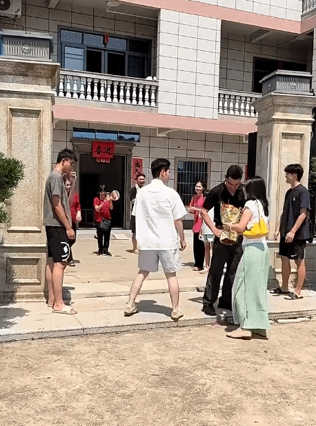 Đang viral MXH: C&ocirc; g&aacute;i về ra mắt nh&agrave; bạn trai nhận 