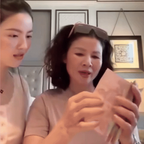 Vợ 1 cầu thủ nổi tiếng từng bị mẹ chồng chấn chỉnh ngay tr&ecirc;n livestream vậy m&agrave; h&ocirc;m nay điều g&igrave; xảy ra thế n&agrave;y?- Ảnh 2.