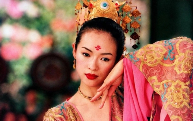 Chương Tử Di sao ra n&ocirc;ng nỗi n&agrave;y, c&ograve;n đ&acirc;u danh xưng người duy nhất c&oacute; thể đ&aacute;nh cắp h&agrave;o quang của Song Hye Kyo- Ảnh 4.