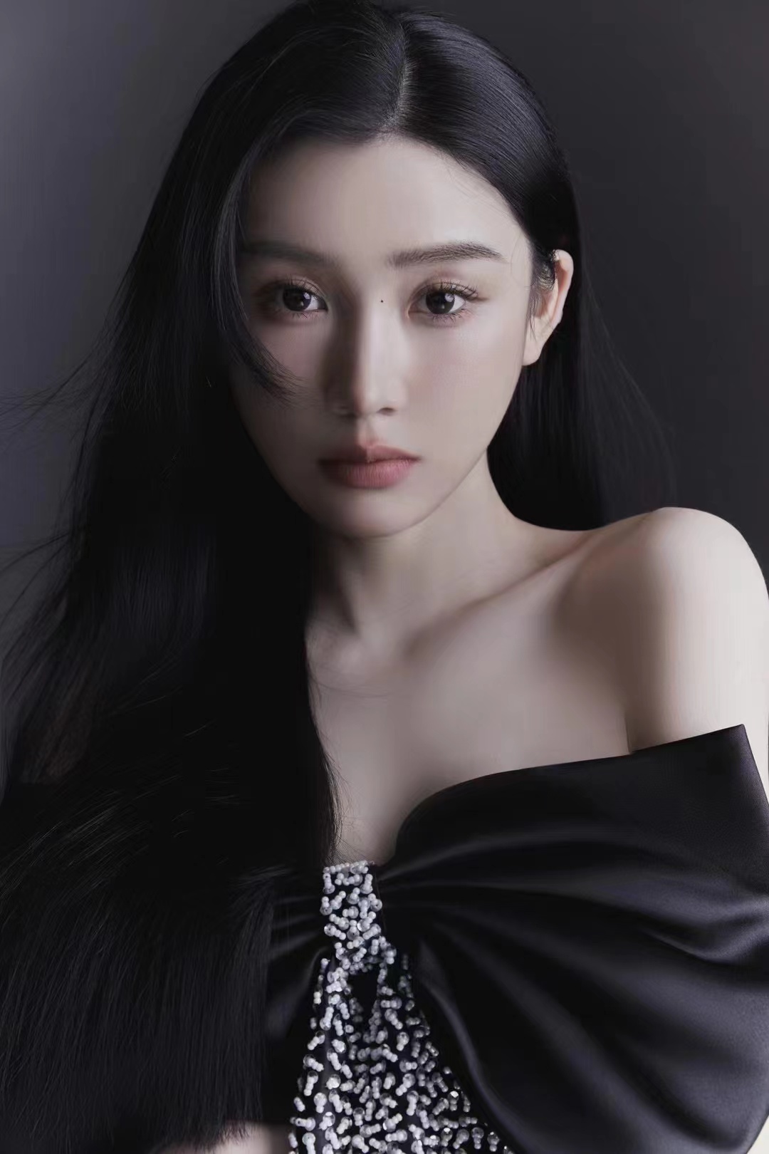 Hoa hậu vướng nghi vấn chen ch&acirc;n v&agrave;o h&ocirc;n nh&acirc;n của bạn th&acirc;n, chưa v&agrave;o h&agrave;o m&ocirc;n đ&atilde; gặp biến cố - Ảnh 6.