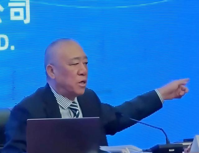 Con trai kh&ocirc;ng cho mẹ dự đ&aacute;m cưới v&igrave; 