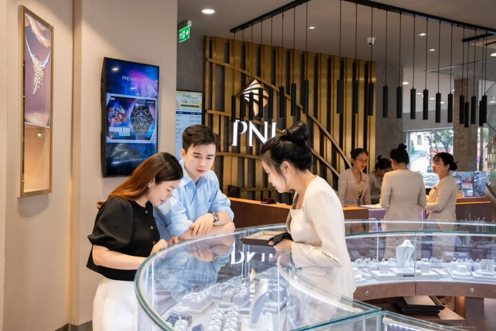Cổ phiếu PNJ lao dốc th&ecirc; thảm th&aacute;ng 7: Hơn 16 . 400 Tỷ đồng vốn h&oacute;a bốc hơi - Ảnh 1.