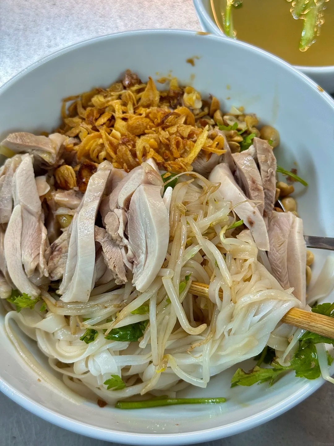 Phở gà trộn Hà Nội: Món ngon khiến du khách Trung Quốc quay lại liên tục trong 3 ngày - Ảnh 17. Phở gà trộn Hà Nội: Món ngon khiến du khách Trung Quốc quay lại liên tục trong 3 ngày - Ảnh 17.