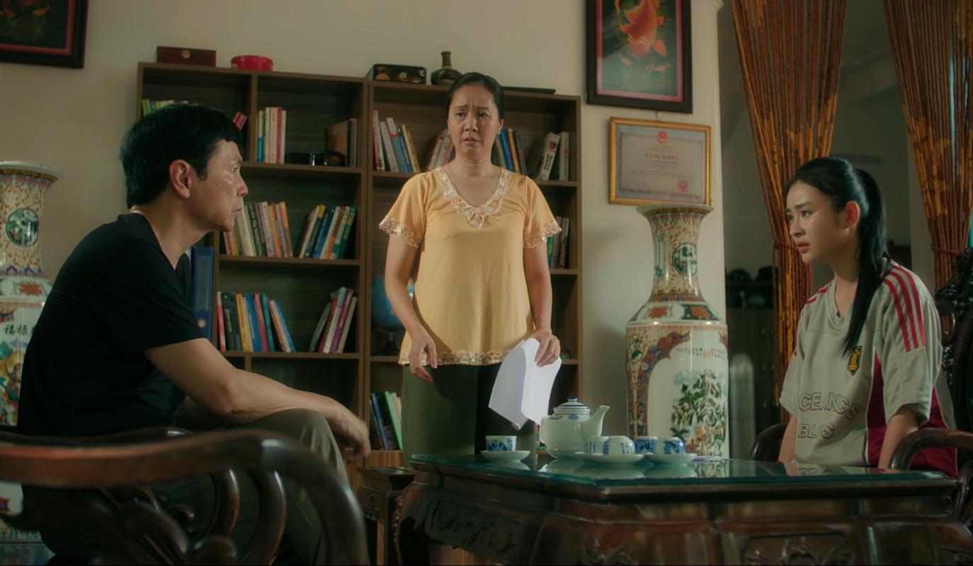 Thanh Hương, Đan L&ecirc; đ&aacute; b&oacute;ng trong phim giờ v&agrave;ng VTV - Ảnh 5.