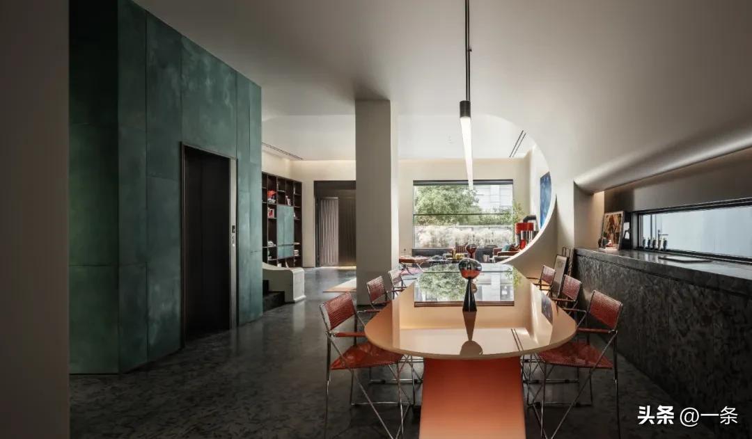 Cặp vợ chồng trung niên sống trong căn nhà 700m² nhưng mỗi người một tầng: Sau cùng, hôn nhân lại dễ chịu hơn - Ảnh 2.