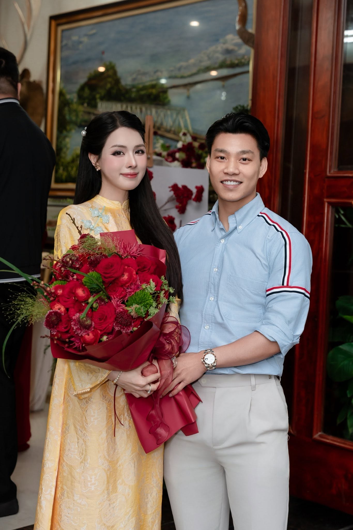 Nữ sinh Y khoa v&agrave; cầu thủ Vũ Văn Thanh khoe tổ ấm mới bạc tỷ sau cưới - Ảnh 3.