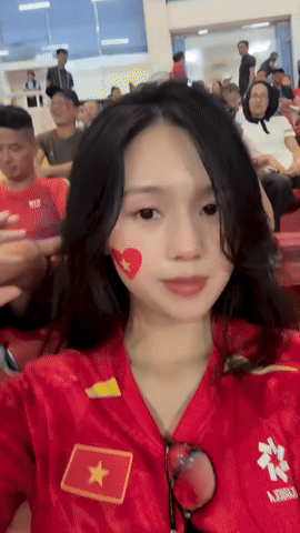 Th&agrave;nh Chung thả tim ngọt ng&agrave;o cho vợ sau chiến thắng của ĐT Việt Nam tại ASEAN Cup 2026 - Ảnh 3.