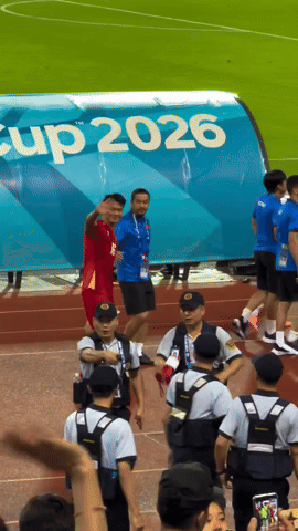 Th&agrave;nh Chung thả tim ngọt ng&agrave;o cho vợ sau chiến thắng của ĐT Việt Nam tại ASEAN Cup 2026 - Ảnh 1.