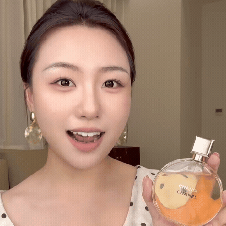 5 Chai nước hoa sang trọng khiến kh&iacute; chất bạn sang l&ecirc;n ngay sau khi xịt - Ảnh 1.