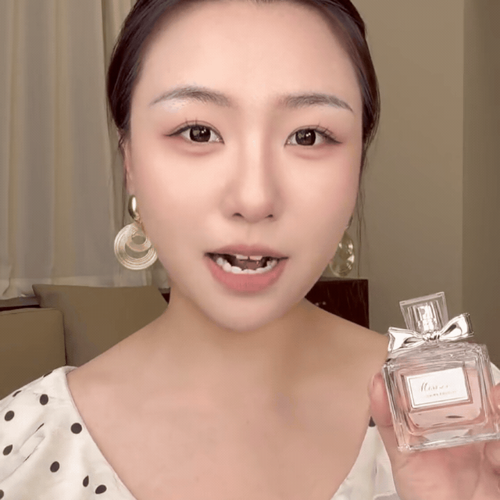 5 Chai nước hoa sang trọng khiến kh&iacute; chất bạn sang l&ecirc;n ngay sau khi xịt - Ảnh 5.