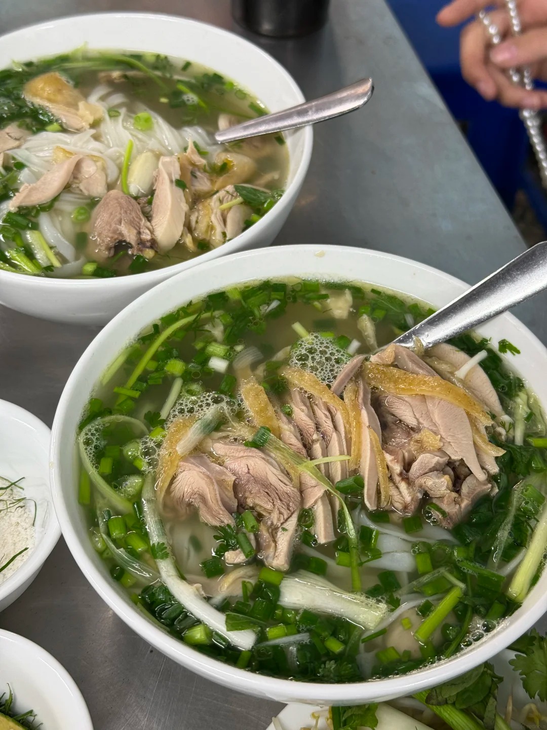Phở gà trộn Hà Nội: Món ngon khiến du khách Trung Quốc quay lại liên tục trong 3 ngày - Ảnh 12. Phở gà trộn Hà Nội: Món ngon khiến du khách Trung Quốc quay lại liên tục trong 3 ngày - Ảnh 12.