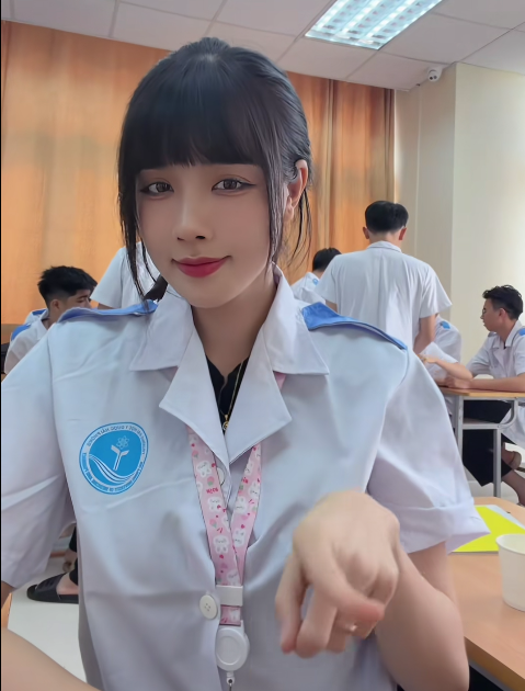 Nữ sinh Y khoa v&agrave; cầu thủ Vũ Văn Thanh khoe tổ ấm mới bạc tỷ sau cưới - Ảnh 2.