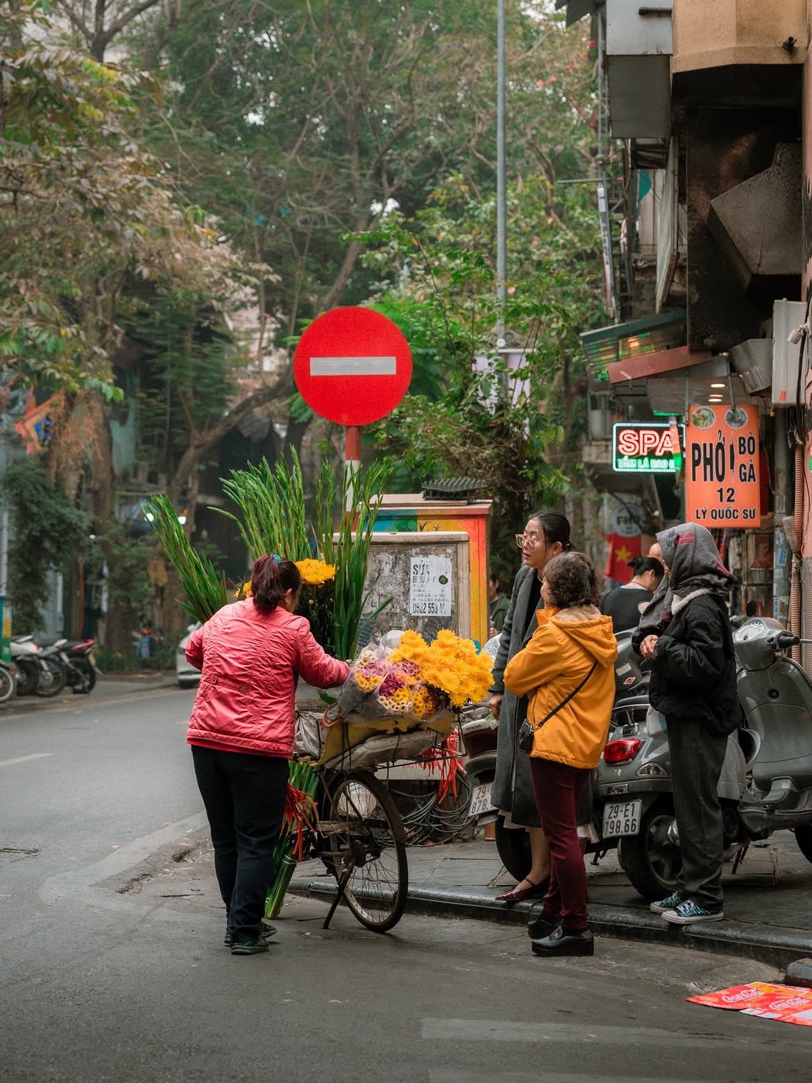 Khám phá vẻ đẹp bình dị Hà Nội qua ống kính nhiếp ảnh gia Nga năm 2026 - Ảnh 9. Khám phá vẻ đẹp bình dị Hà Nội qua ống kính nhiếp ảnh gia Nga năm 2026 - Ảnh 9.