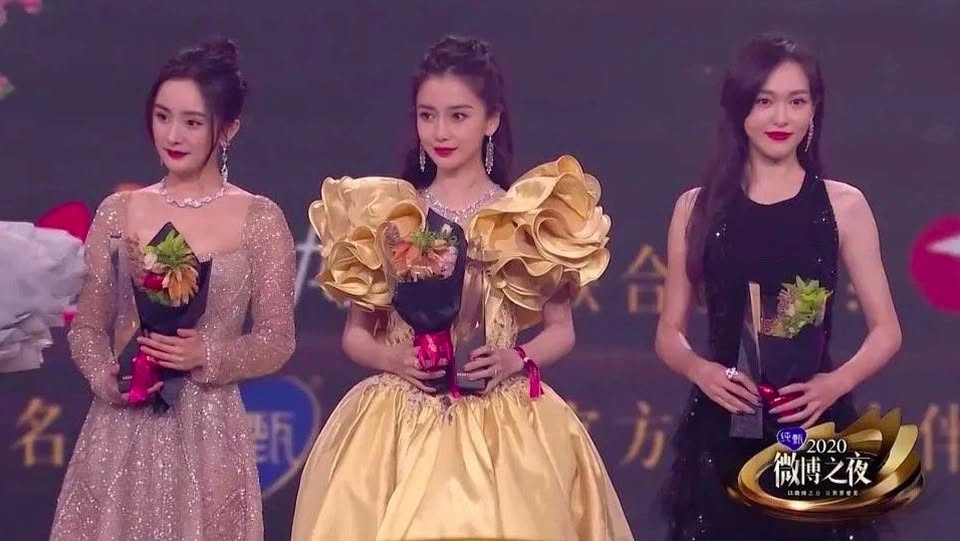 H&eacute; lộ nguy&ecirc;n nh&acirc;n khiến cặp bạn th&acirc;n nổi tiếng nhất Cbiz cạch mặt, l&agrave;m cho Địch Lệ Nhiệt Ba bị oan suốt 10 năm - Ảnh 6.
