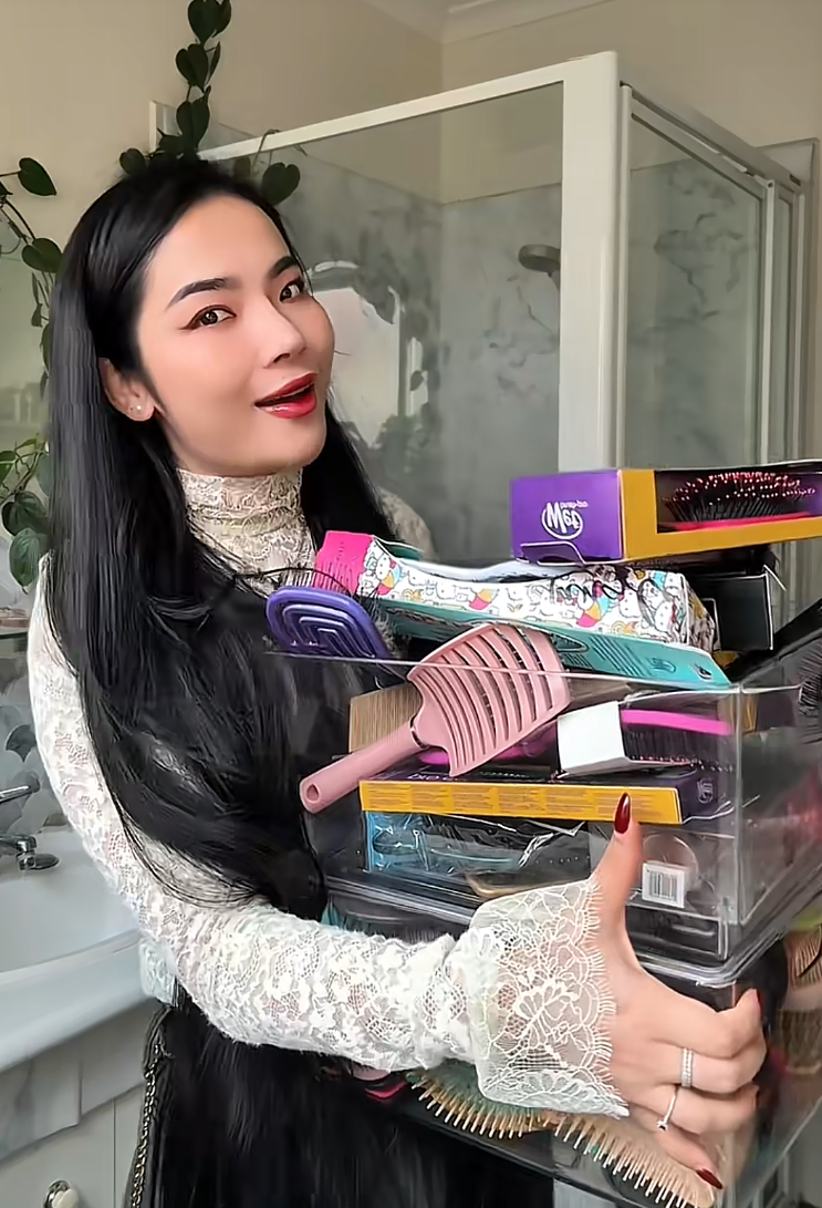 Mua hơn 50 chiếc lược để tìm ra chiếc lược gỡ rối “chân ái”, giúp tóc bớt gãy rụng: - Ảnh 3. Mua hơn 50 chiếc lược để tìm ra chiếc lược gỡ rối “chân ái”, giúp tóc bớt gãy rụng: - Ảnh 3.