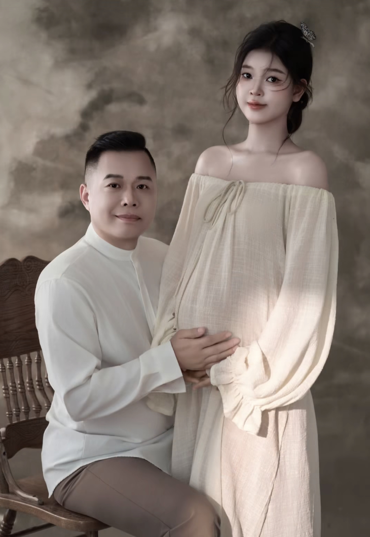 T&ocirc;n Bằng v&agrave; vợ trẻ k&eacute;m 26 tuổi Thanh Thảo: Cuộc sống gia đ&igrave;nh hạnh ph&uacute;c năm 2026 - Ảnh 1.