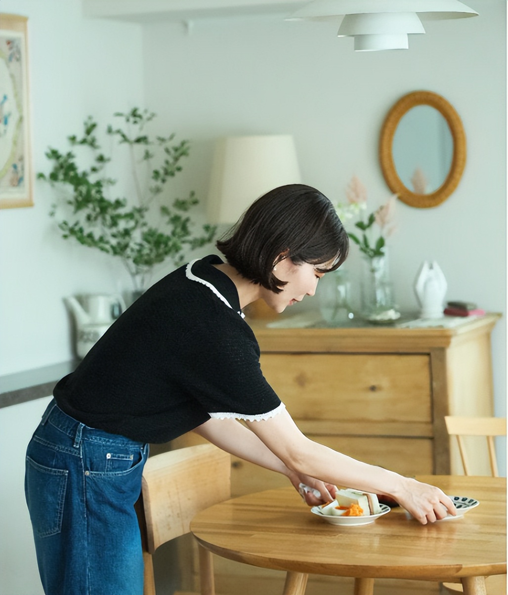 Sau tuổi trung ni&ecirc;n, t&ocirc;i mới hiểu: Cuộc sống đủ đầy kh&ocirc;ng nằm ở việc ti&ecirc;u nhiều tiền, m&agrave; ở c&aacute;ch m&igrave;nh d&ugrave;ng từng đồng - Ảnh 1.