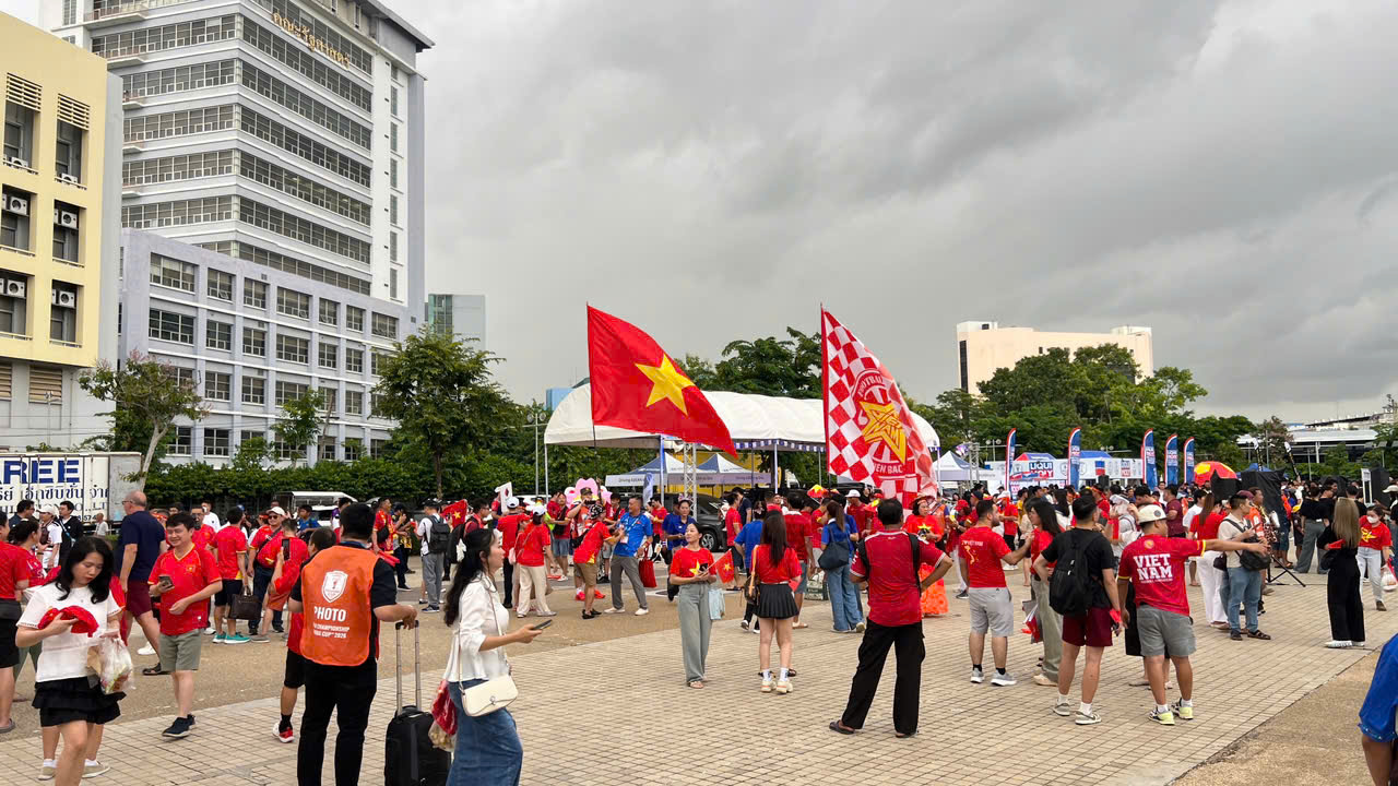 Diễn biến ĐT Thái Lan vs Việt Nam chung kết ASEAN Cup: Xuân Son, Đình Bắc cùng đá chính, trận đấu bắt đầu! - Ảnh 10.