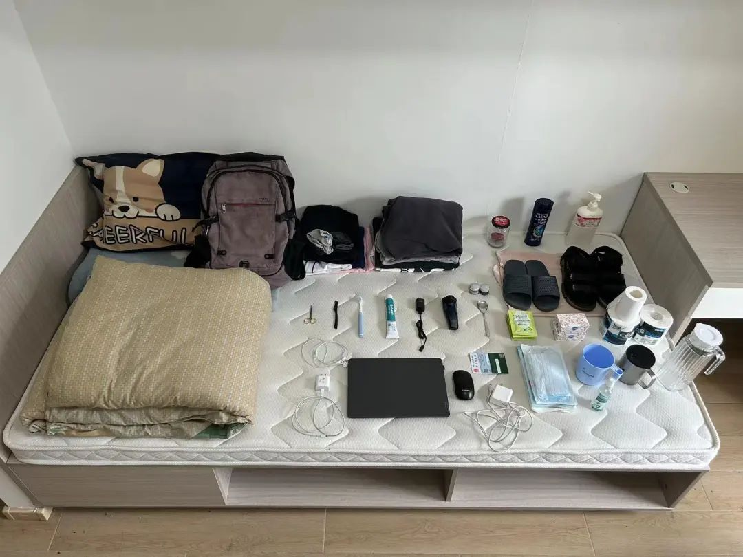Người trẻ bắt đầu hạ ti&ecirc;u chuẩn thu&ecirc; nh&agrave; để tiết kiệm: Căn ph&ograve;ng gần như trống rỗng, đồ d&ugrave;ng chỉ v&agrave;i trăm ngh&igrave;n đồng - Ảnh 8.
