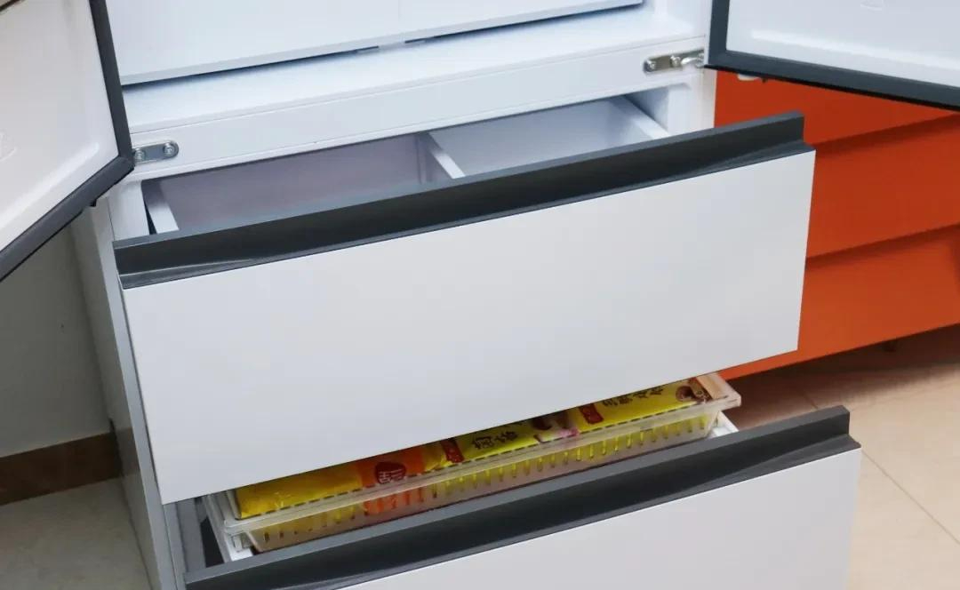 5 năm d&ugrave;ng tủ lạnh ngăn đ&ocirc;ng k&eacute;o, t&ocirc;i mới hiểu v&igrave; sao loại n&agrave;y được nhiều người th&iacute;ch: C&oacute; 2 ưu điểm nhưng cũng 2 điểm phải c&acirc;n nhắc - Ảnh 2.