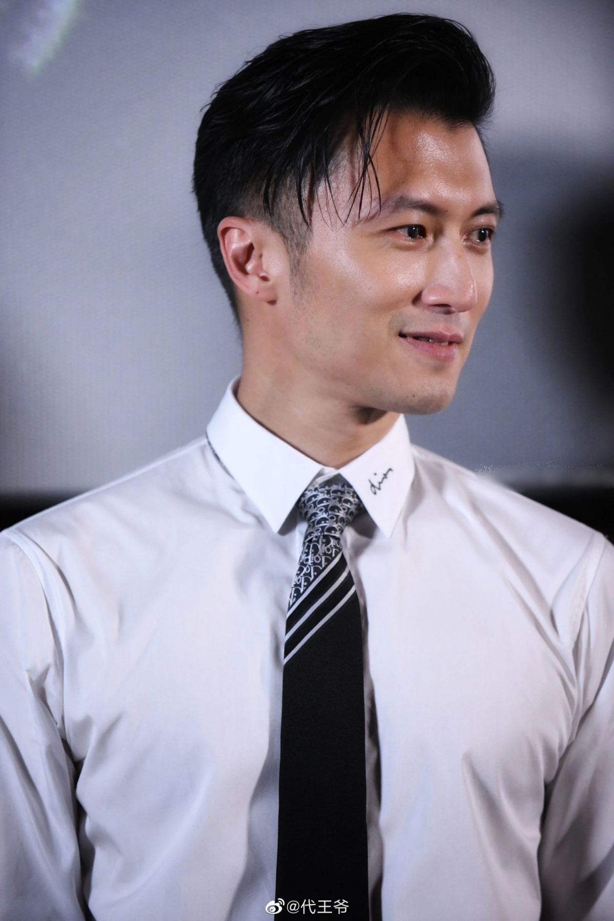 Đẳng cấp như Tạ Đình Phong: 45 tuổi không cần