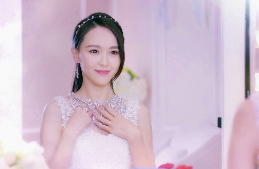 Loạt nữ ch&iacute;nh l&eacute;p vế trước nữ phụ: Địch Lệ Nhiệt Ba lấn &aacute;t đ&agrave;n chị nhưng lại thua Triệu Lộ Tư - Ảnh 1.