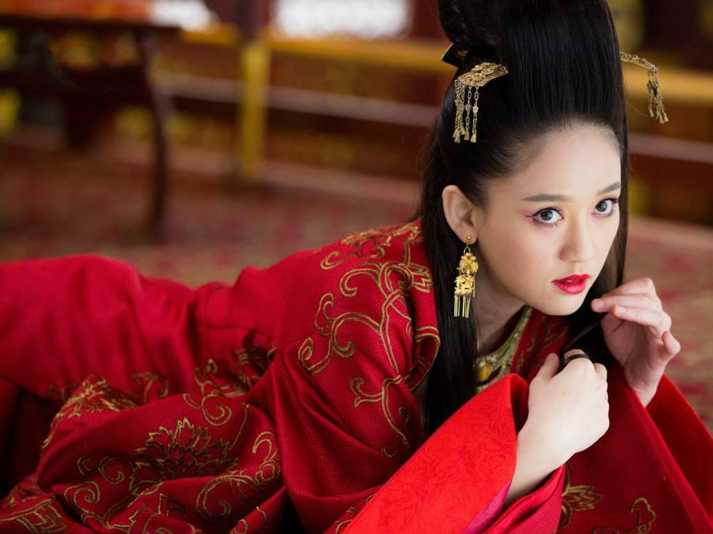 Loạt nữ ch&iacute;nh l&eacute;p vế trước nữ phụ: Địch Lệ Nhiệt Ba lấn &aacute;t đ&agrave;n chị nhưng lại thua Triệu Lộ Tư - Ảnh 10.