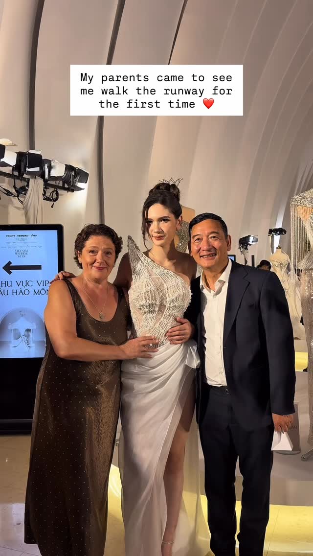 Đặng Thanh Giang - em gái Đặng Văn Lâm tỏa sáng trên sàn catwalk 2026 - Ảnh 4. Đặng Thanh Giang - em gái Đặng Văn Lâm tỏa sáng trên sàn catwalk 2026 - Ảnh 4.