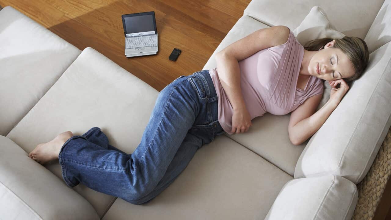 Tại sao nằm sofa th&igrave; ngủ qu&ecirc;n l&uacute;c n&agrave;o kh&ocirc;ng hay, c&ograve;n l&ecirc;n giường lại trằn trọc m&atilde;i? - Ảnh 2.