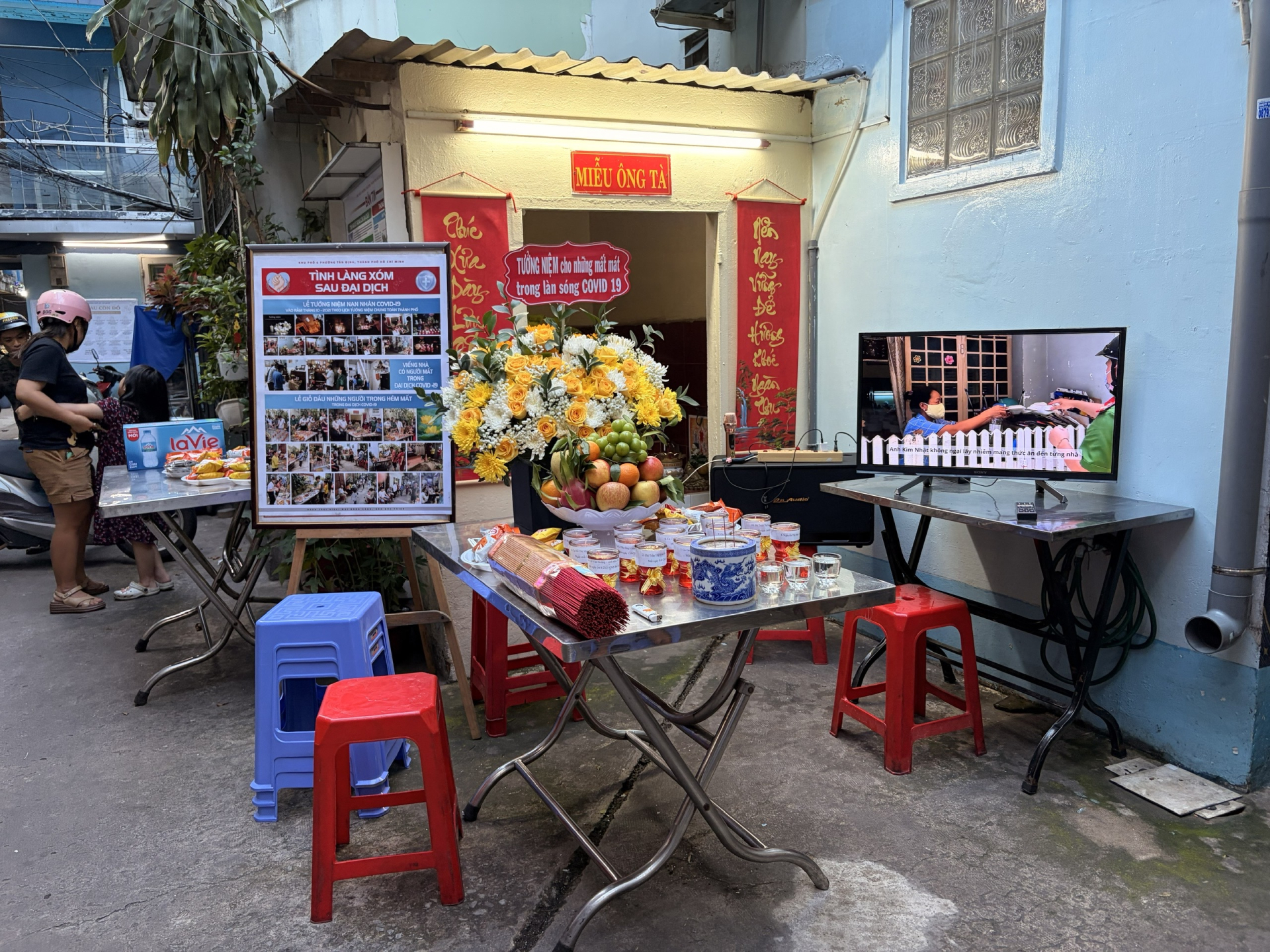 Lễ giỗ chung 14 người mất v&igrave; Covid-19 tại tp . Hcm: K&yacute; ức kh&ocirc;ng thể qu&ecirc;n - Ảnh 2.