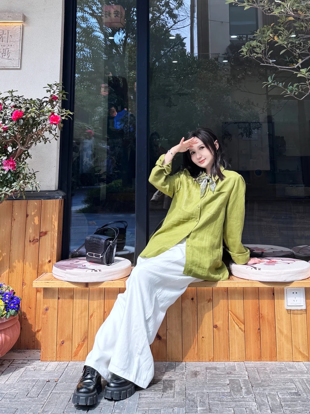 Đồ xanh quả bơ: Nền n&atilde;, nhẹ nh&agrave;ng m&agrave; vẫn chuẩn thanh lịch cho style 