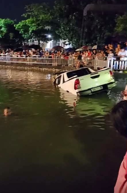 Người phụ nữ l&aacute;i &ocirc; t&ocirc; lao xuống ao l&agrave;ng: C&acirc;u chuyện cứu hộ ấn tượng tại Bắc Ninh - Ảnh 3.