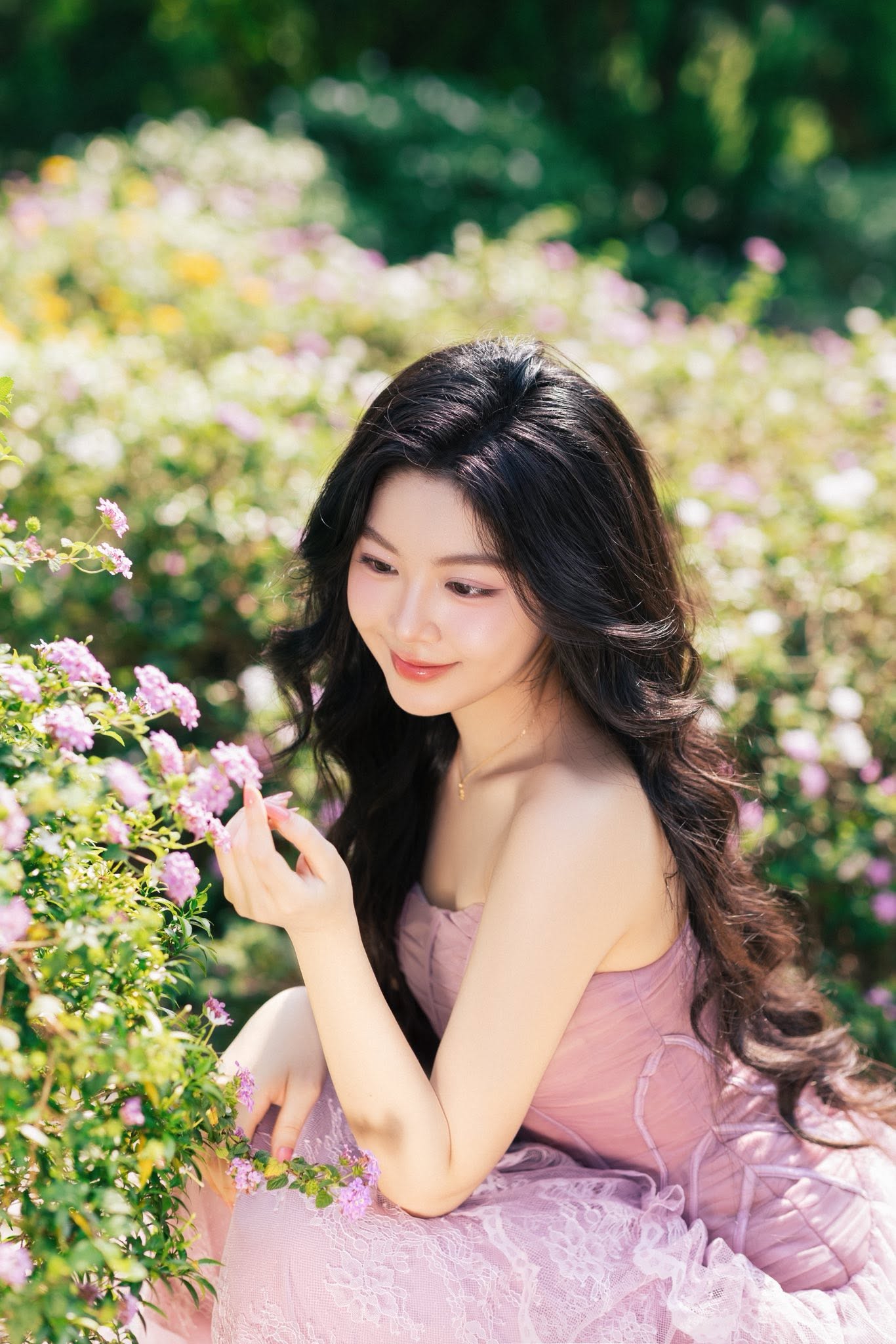 So k&egrave; nhan sắc 