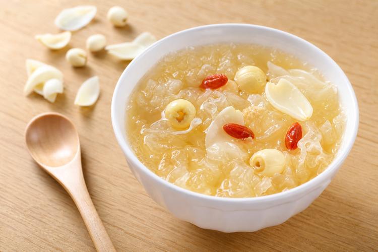 Phụ nữ muốn trẻ lâu thì hãy ăn nhiều 4 món này để giữ lại collagen, giúp da săn chắc và khỏe mạnh - Ảnh 7.
