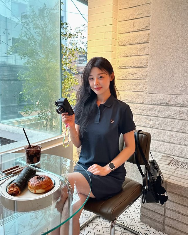 Thu&ecirc; t&uacute;i hiệu, quần &aacute;o, m&aacute;y ảnh giờ lại l&agrave; mốt: Kh&ocirc;ng tội g&igrave; tự mua cho tốn tiền ra- Ảnh 1.