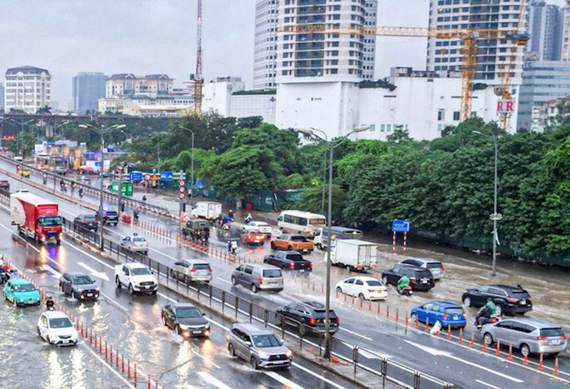 Dự b&aacute;o thời tiết Quốc kh&aacute;nh 2 / 9: H&agrave; Nội mưa , miền Trung nắng n&oacute;ng gay gắt - Ảnh 1.