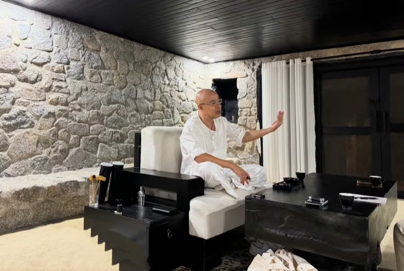 Nh&agrave; trong hang của &ocirc;ng Đặng L&ecirc; Nguy&ecirc;n Vũ: Kh&ocirc;ng gian sống h&ograve;a quyện với thi&ecirc;n nhi&ecirc;n - Ảnh 6.