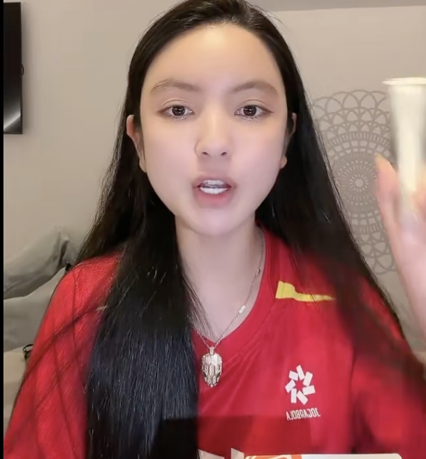 Chu Thanh Huyền v&agrave; cuộc sống bận rộn b&ecirc;n Quang Hải: Từ cổ vũ đến kinh doanh 2026 - Ảnh 2.