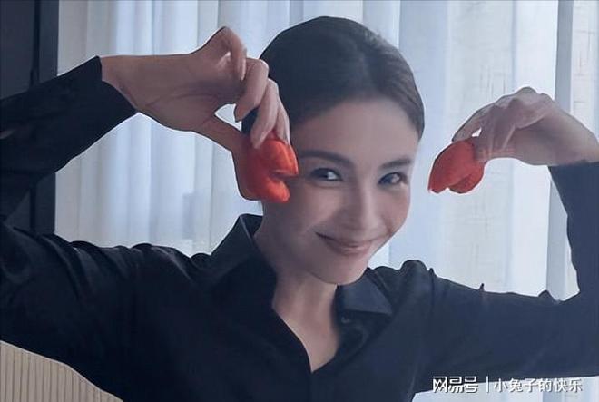 Tiền nhiều để làm gì? Nàng A Châu Lưu Đào ở tuổi 48 gửi một lời cảnh tỉnh đến phụ nữ sau 45: Đừng tiếp tục “cố chịu”- Ảnh 5.