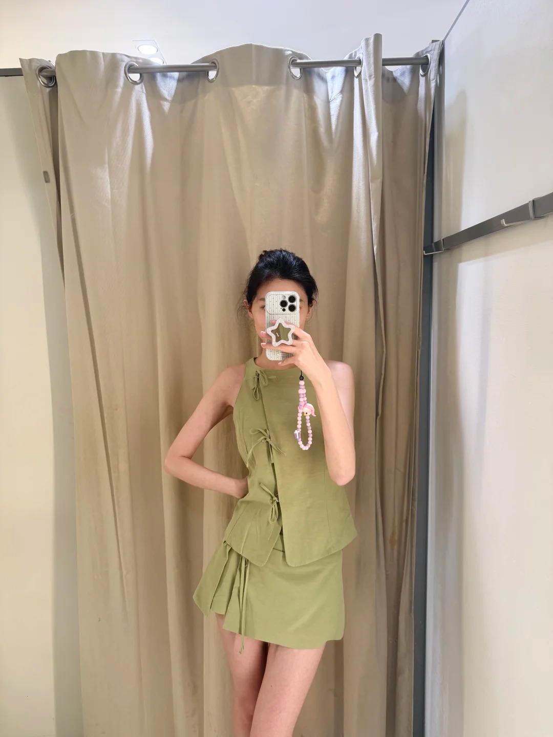 Đồ xanh quả bơ: Nền n&atilde;, nhẹ nh&agrave;ng m&agrave; vẫn chuẩn thanh lịch cho style 