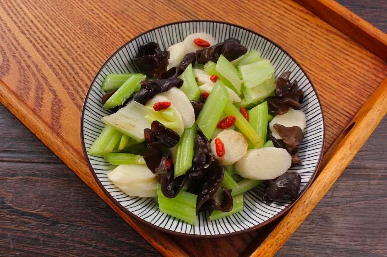 H&ocirc;m nay phải nấu 4 M&oacute;n ngon từ rau củ m&agrave;u trắng gi&uacute;p bổ kh&iacute; v&agrave; tăng cường miễn dịch  - Ảnh 3.