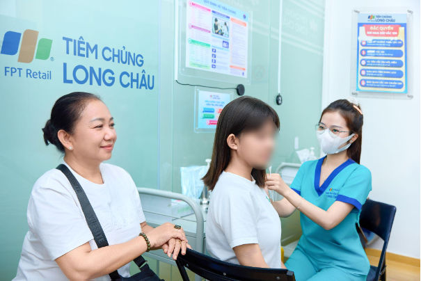 Vắc xin HPV gi&uacute;p nước Anh tiến gần mục ti&ecirc;u loại trừ ung thư cổ tử cung - Ảnh 2.