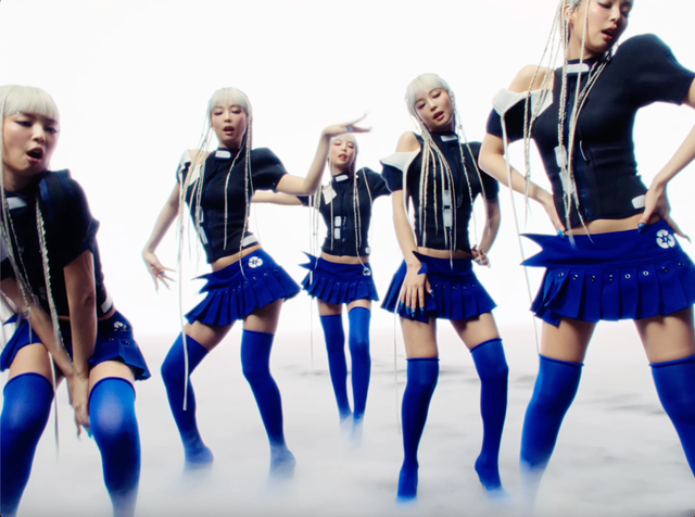 C&oacute; phước như g&aacute;i Việt sinh năm 1997: N&acirc;ng khăn sửa t&uacute;i cho BLACKPINK, 