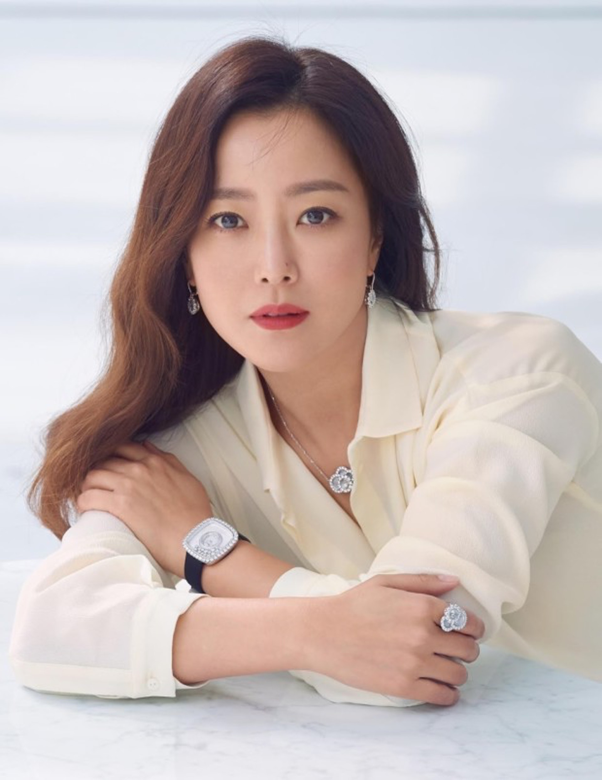 10 mỹ nh&acirc;n đẹp nhất m&agrave;n ảnh H&agrave;n: Kim Tae Hee mất h&uacute;t, số 1 đẹp hơn Song Hye Kyo, Son Ye Jin - Ảnh 10.