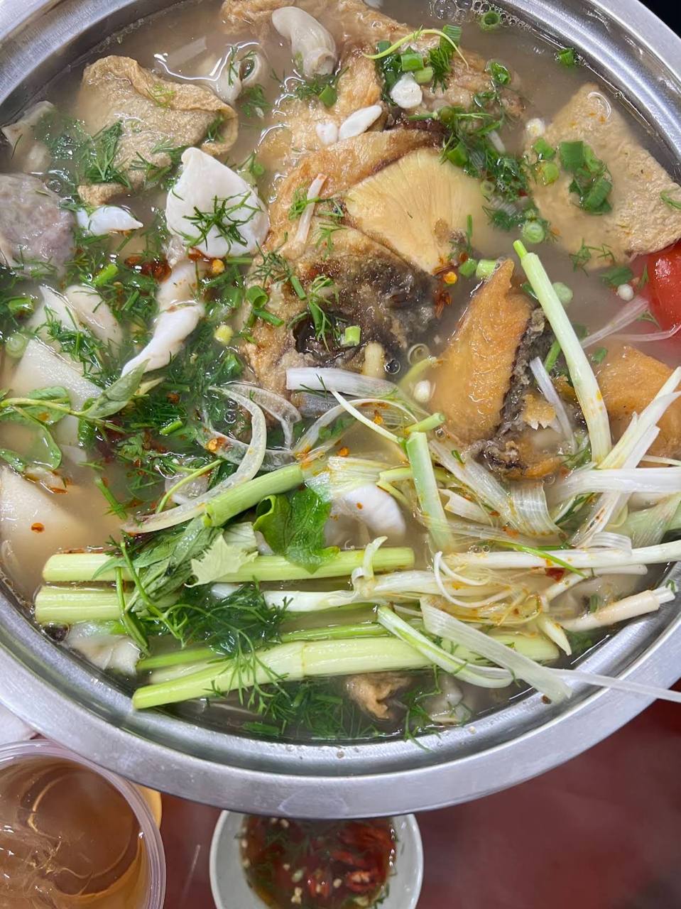 Ng&ocirc; Kiến Huy thưởng thức b&uacute;n c&aacute; Lam H&agrave; Nội , trải nghiệm lẩu c&aacute; đầy hấp dẫn - Ảnh 8.